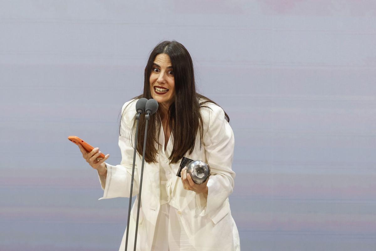 Andrea Jiménez al recibir el premio a la Mejor Adaptación o Versión de Obra Teatral o Coreográfica por 'Casting Lear'.