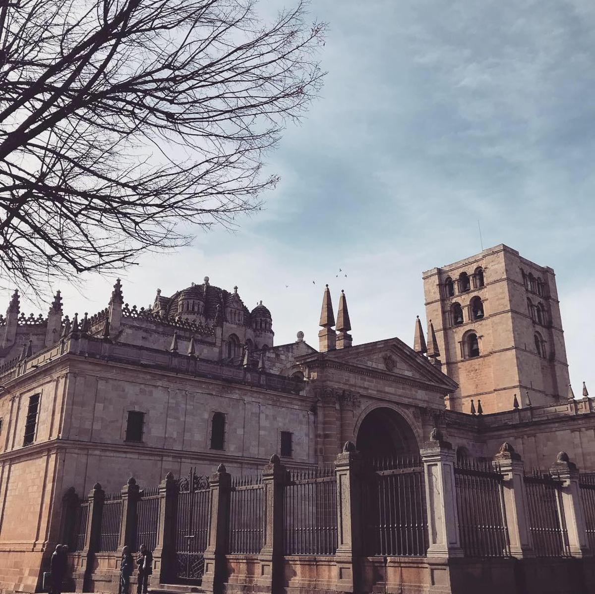 Catedral de Zamora, uno de los grandes emblemas del románico y parada destacada en la ruta Castilla Medieval.