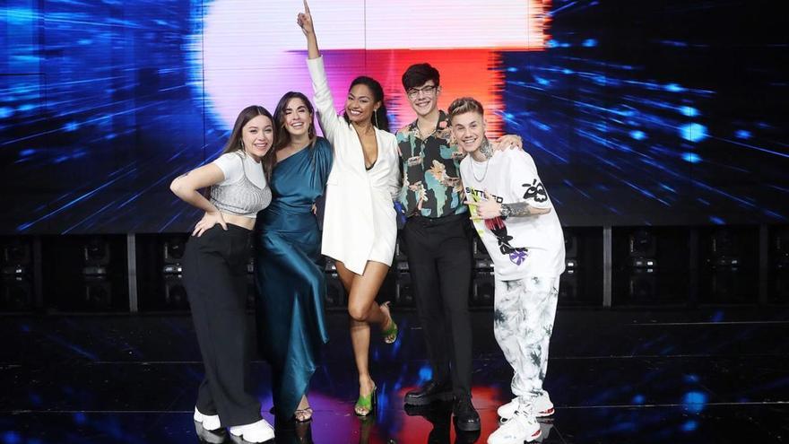 De izquierda a derecha, Eva, Anaju, Nia, Flavio y Hugo