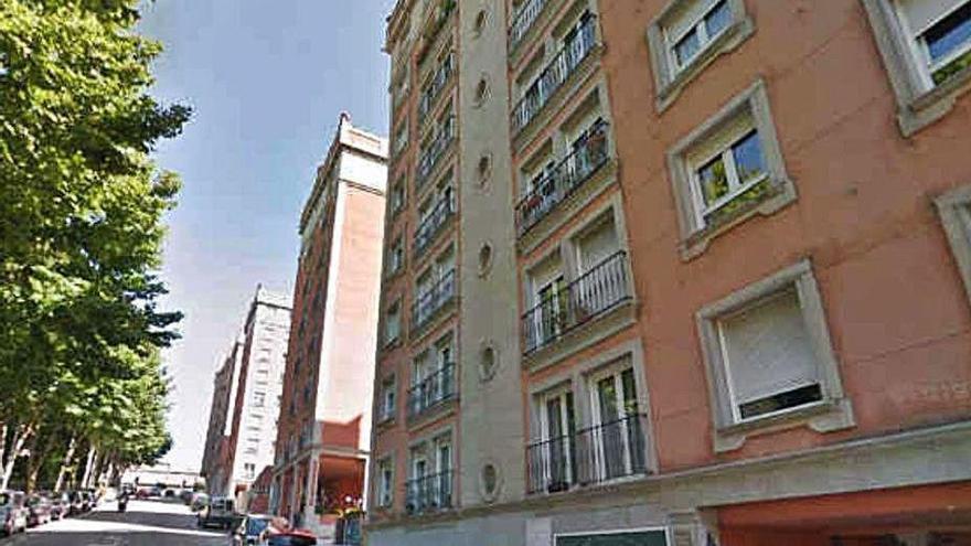 Edificios de la Rúa Quiroga Torres donde ocurrió el incendio. // GSV