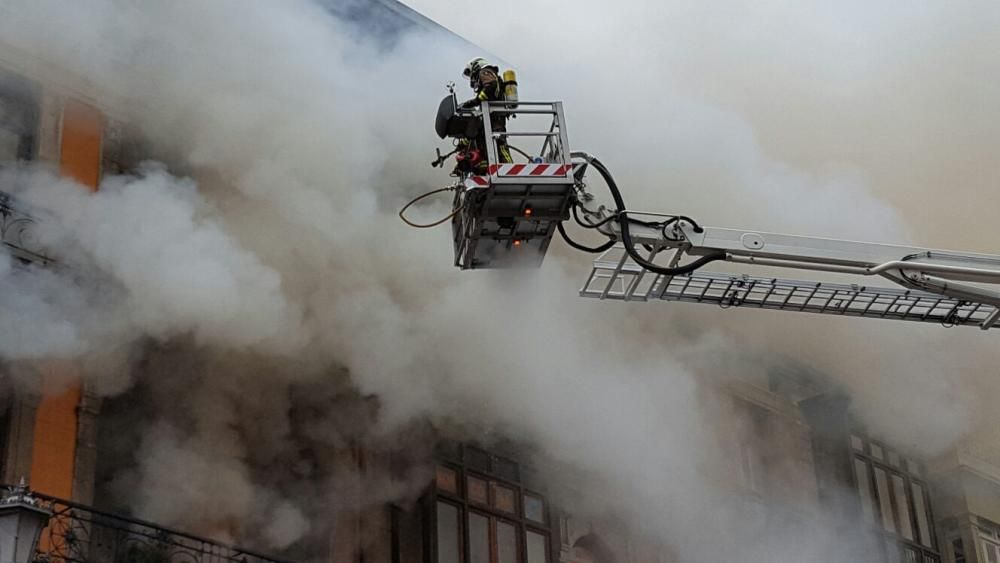 Incendio en la calle Uría de Oviedo