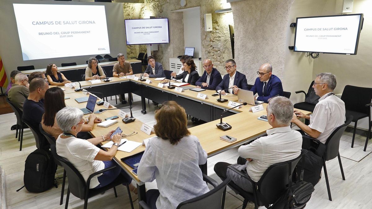 Les imatges de la constitució del Grup Permanent del Campus de Salut