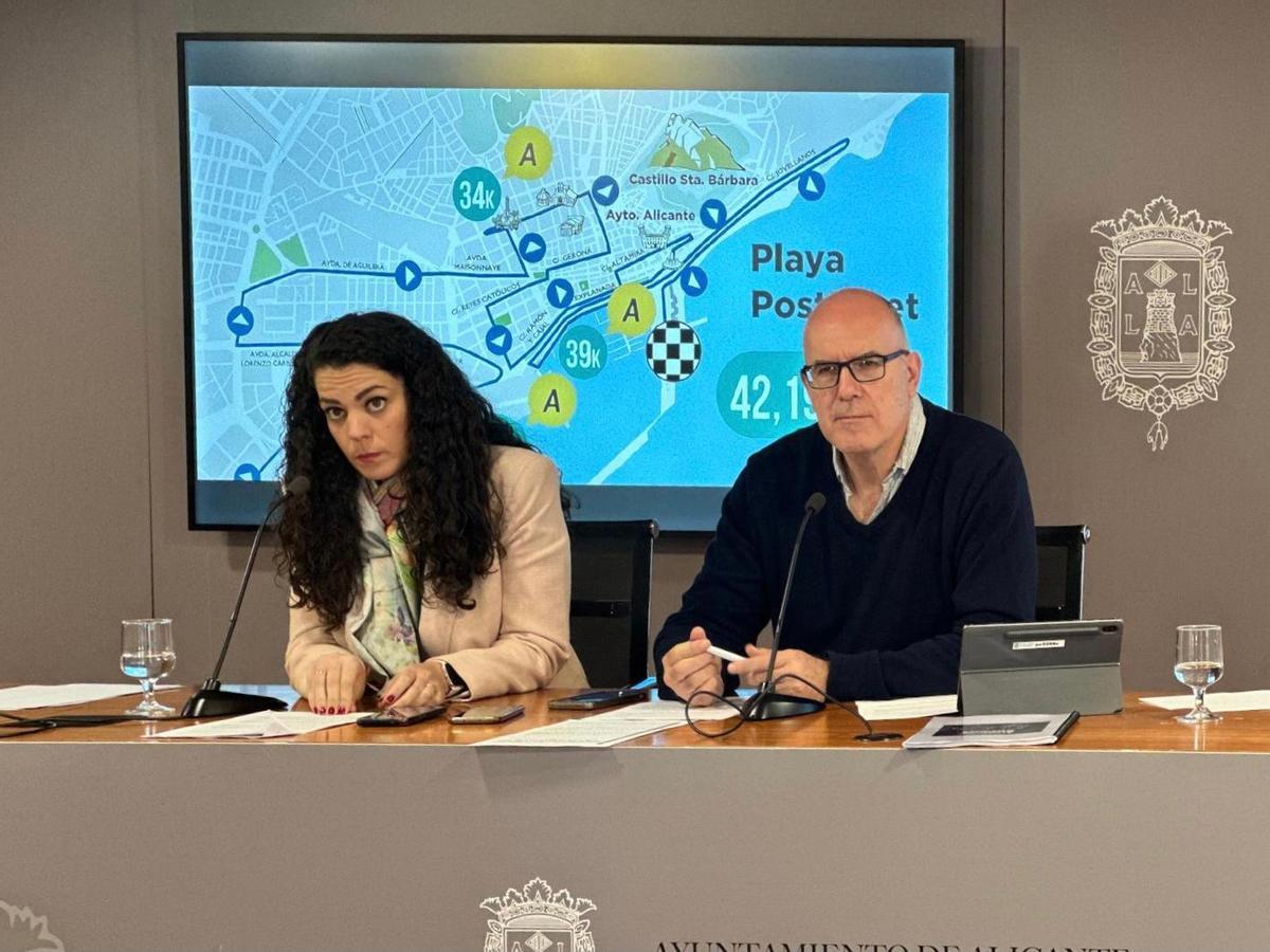 El vicealcalde y concejal de Deportes Manuel Villar junto a la portavoz Cristina Cutanda.