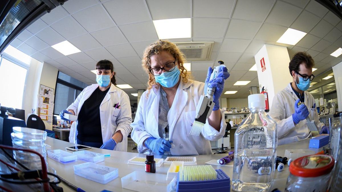 Laboratorio de biotecnología Eurofins, en Madrid, donde se producen test para detección del Covid-19.