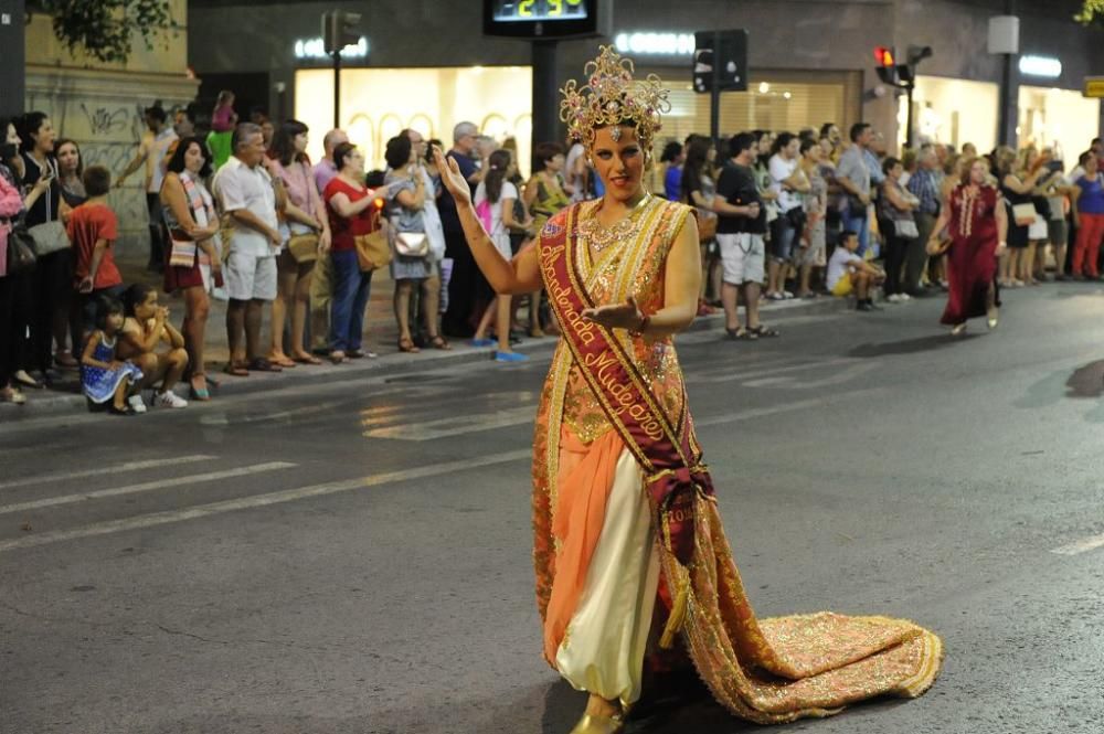 Desfile de Moros y Cristianos por las calles de Mu