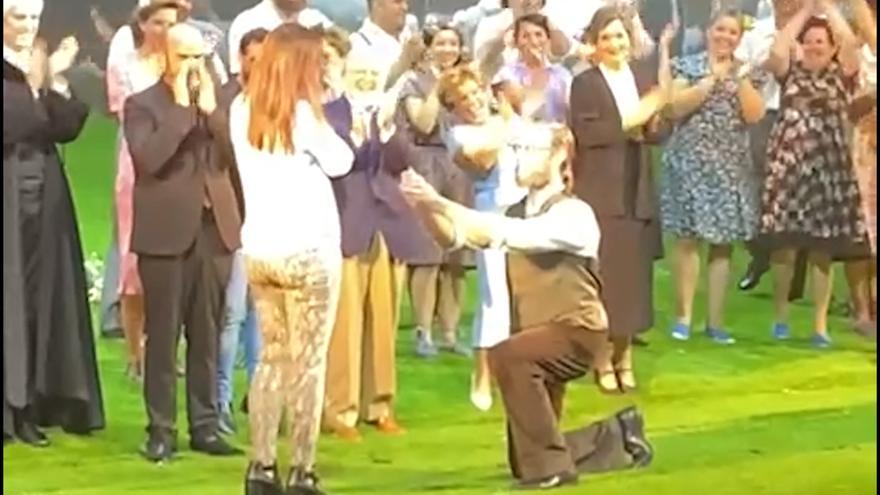 VÍDEO: Así fue la reacción de la novia del barítono David Lagares tras su sorprendente pedida de mano