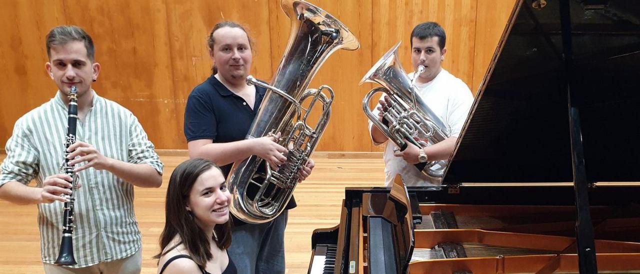 Javier, Carlos, Sergio y Sara en el Conservatorio de Vigo. | // MARTA G. BREA