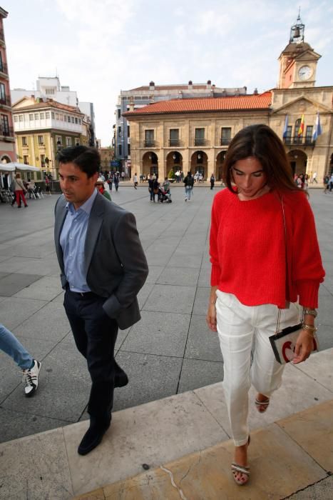 Fran Rivera participa en una cata de vinos en Avilés