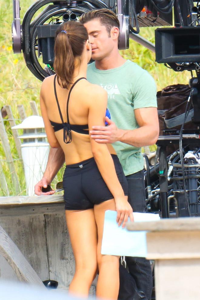 Alexandra Daddario y Zac Efron se besan durante el rodaje de 'Los vigilantes de la playa'