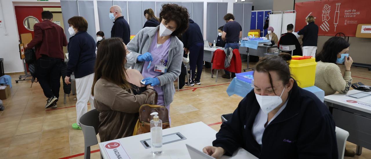 Castelló ha abierto su nuevo &#039;vacunódromo&#039; junto al Hospital General.