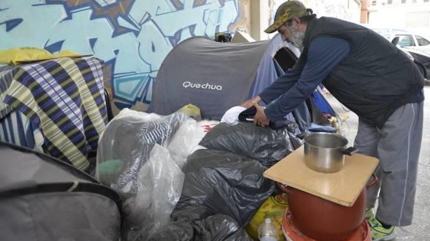 Ayuntamiento y organizaciones sociales crean una comisión local de atención a personas sin hogar