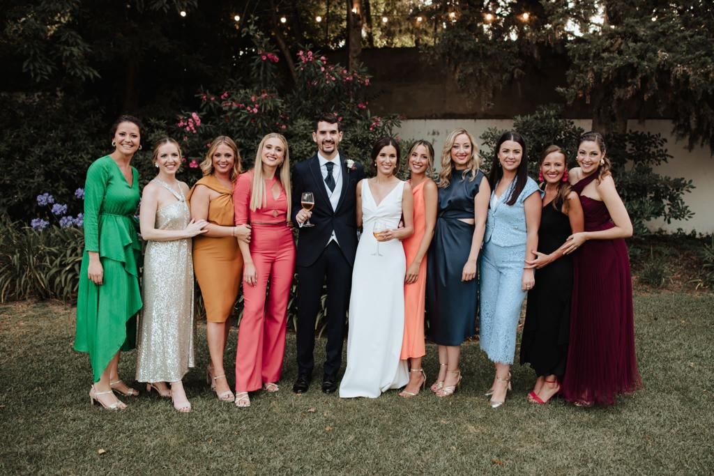 Boda de Meritxell Soler, corte de honor 2018, y el delegado del Joventut de Badalona, Adrià Delgado