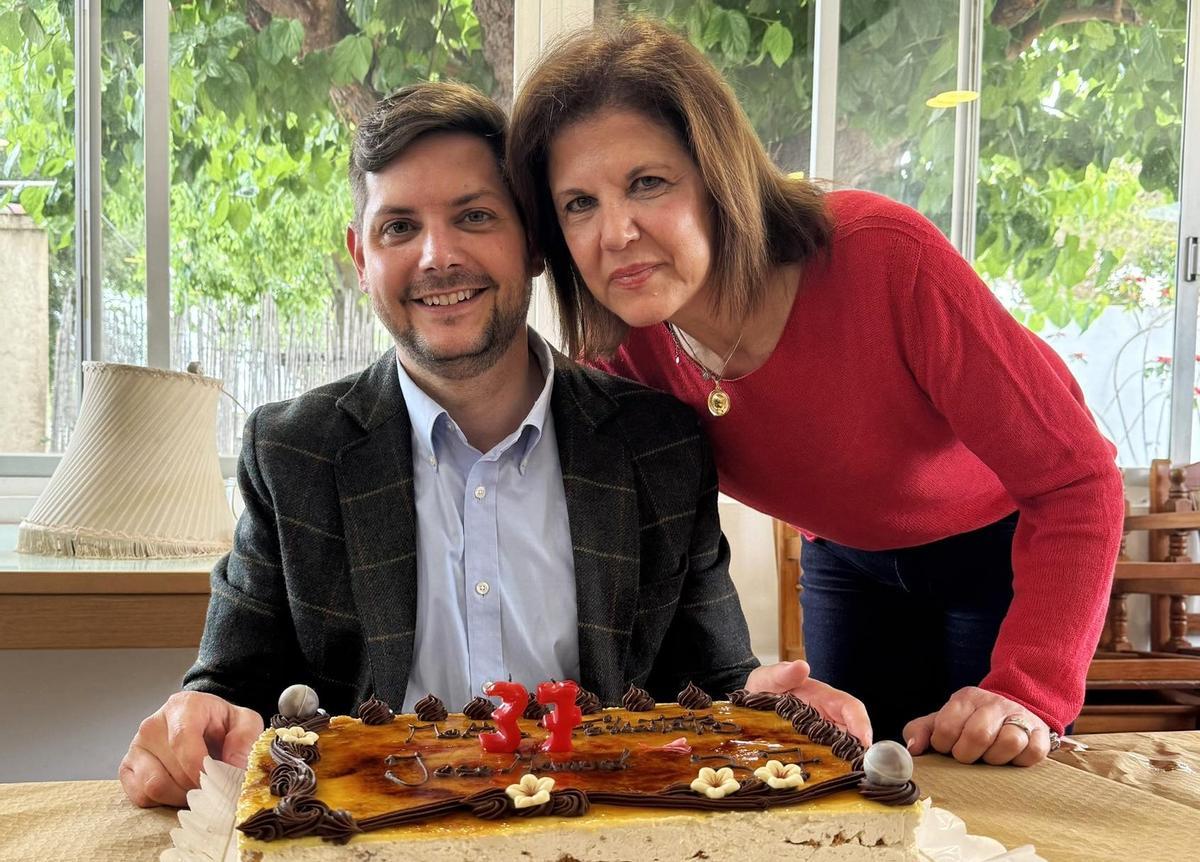 Prieto con su madre este viernes.