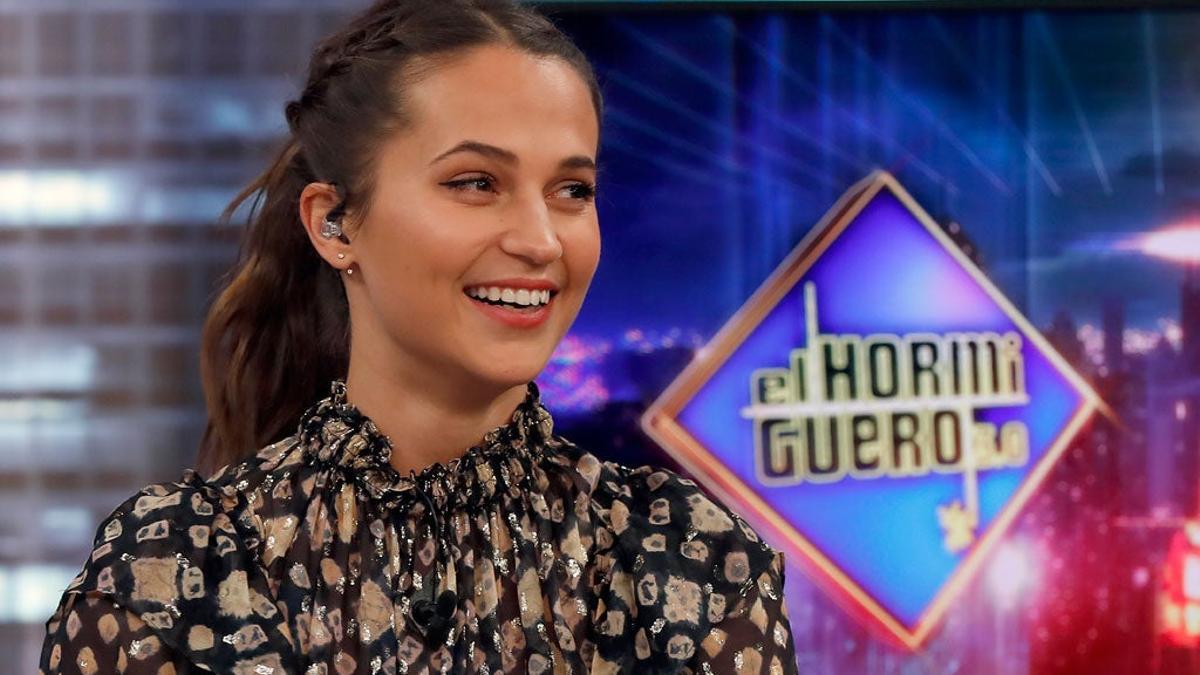 Alicia Vikander, impresionante en 'El Hormiguero'