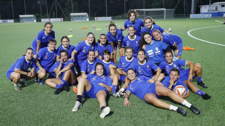 Las jugadoras del Sárdoma,
en la sesión de ayer en
As Relfas. | // JOSÉ LORES