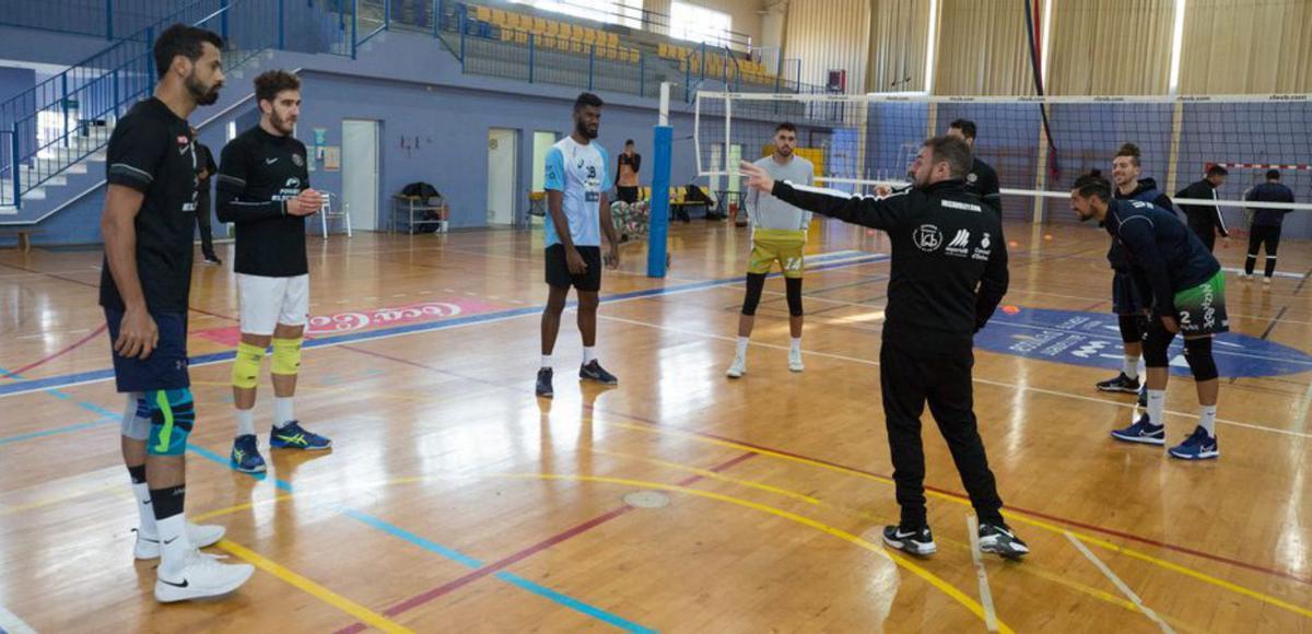 Un instante del entreno de ayer del equipo en es Viver. | VICENT MARÍ