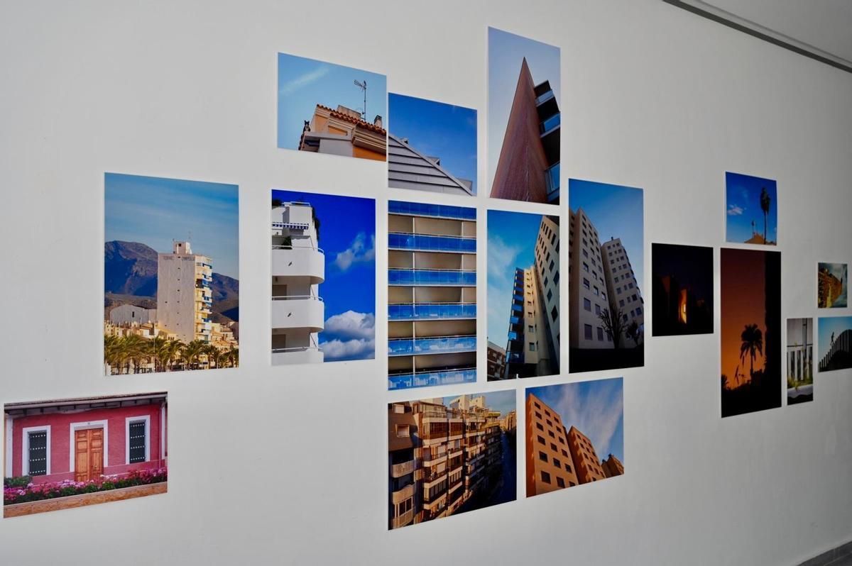 Parte de la exposición, durante el montaje