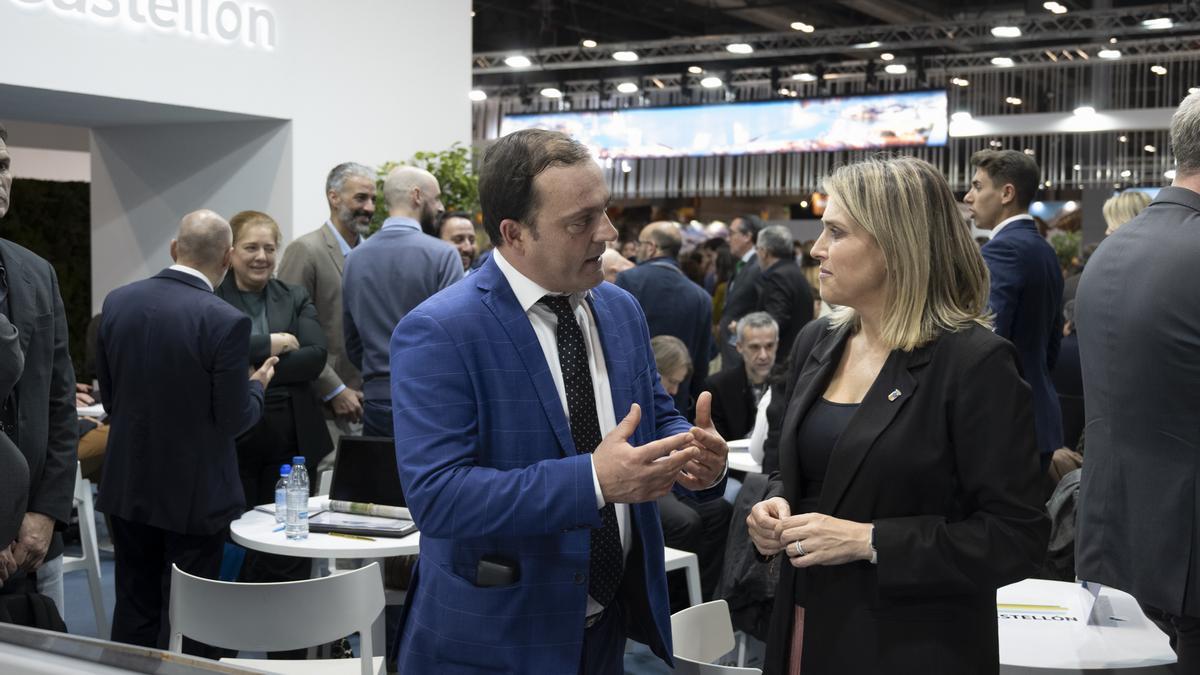 El diputado de Turismo Andrés Martínez y la presidenta provincial, Marta Barrachina.