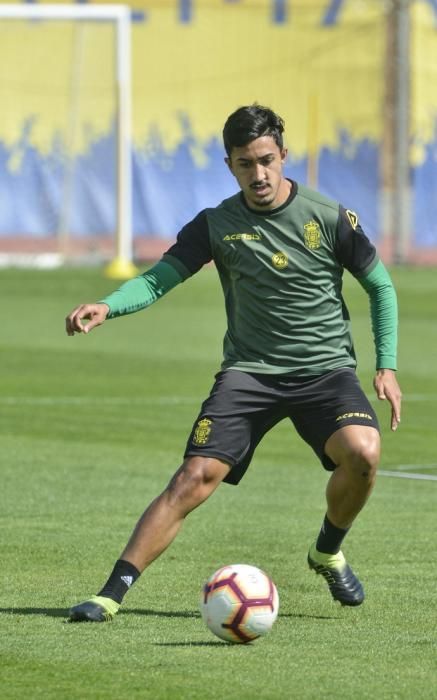 TELDE. Entrenamiento de la UDLP  | 02/04/2019 | Fotógrafo: José Pérez Curbelo