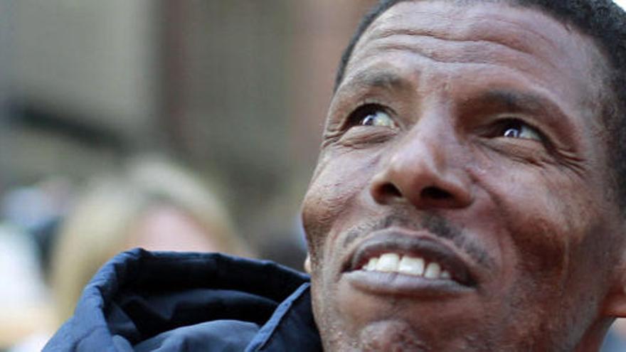 Haile Gebrselassie ha puesto inesperado fin a su carrera tras abandonar, lesionado, el maratón de Nueva York.