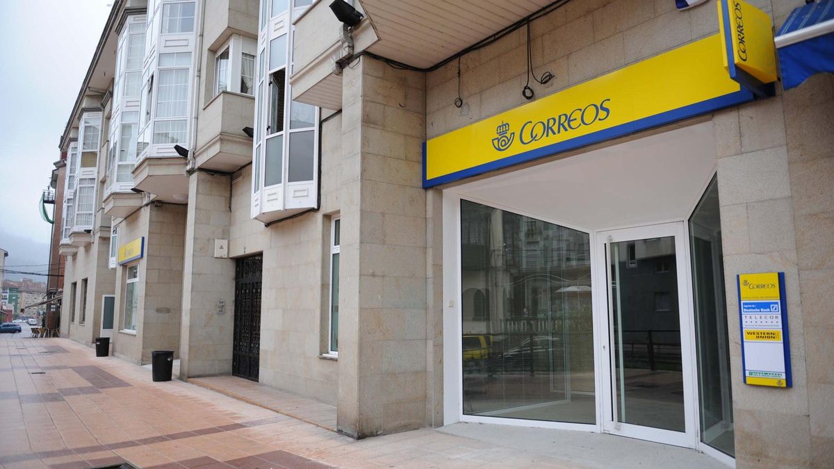 Oficina de Correos en la calle Juanín de Mieres de la capital del Caudal