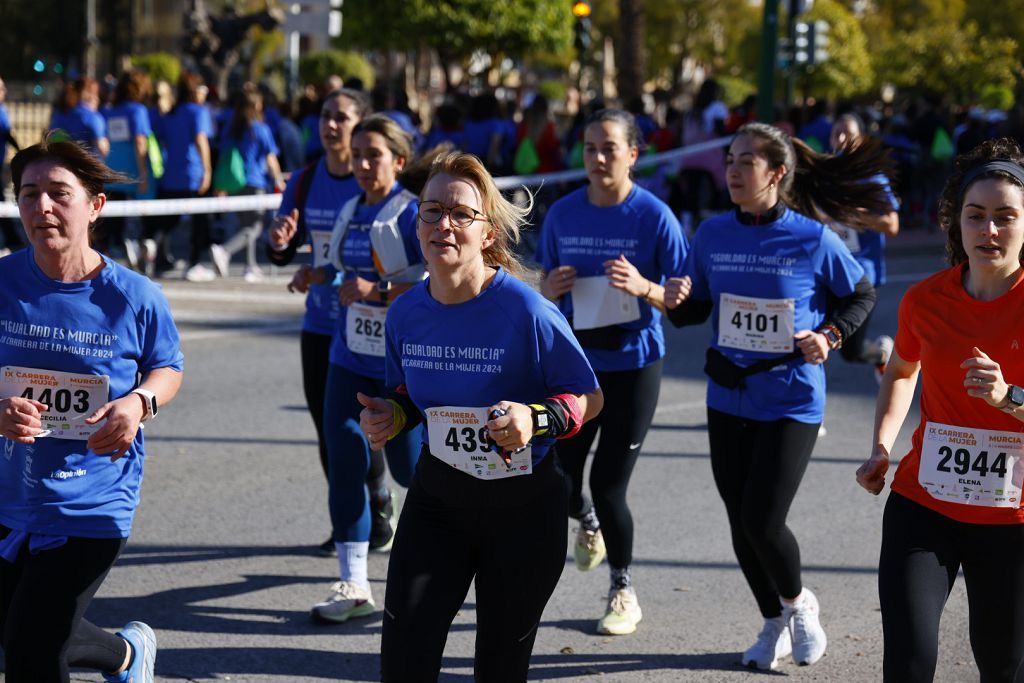 Imágenes del recorrido de la Carrera de la Mujer: avenida Pío Baroja y puente del Reina Sofía (I)