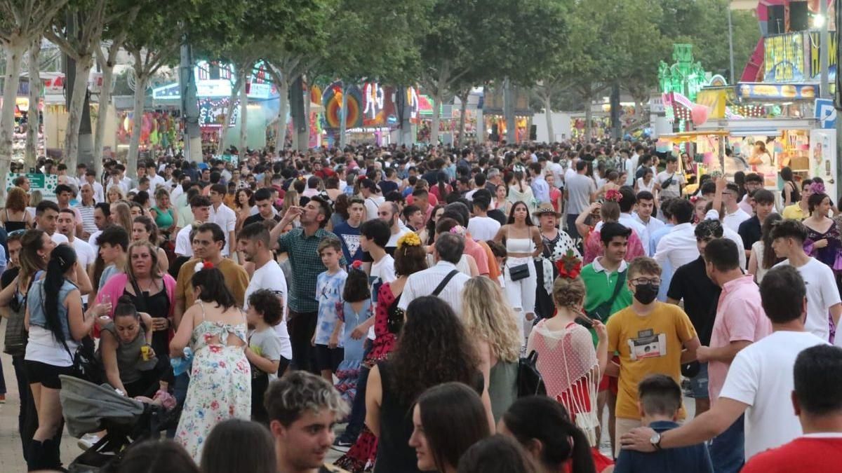 Gran afluencia de gente en la Feria de Córdoba del año pasado.