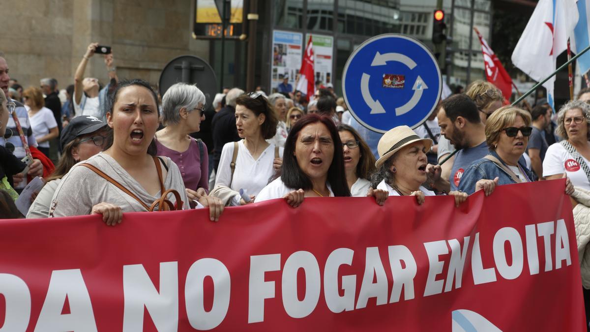 La clase trabajadora toma las calles de A Coruña en un 1 de mayo con la reforma laboral como punto de fricción