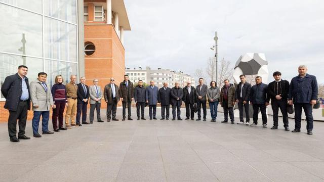 Delegación de Uzbekitán en el ITC. | LEVANTE-EMV