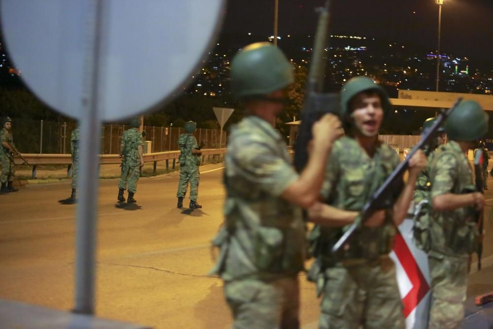 Soldats de l'exèrcit turc desplegats a Istanbul