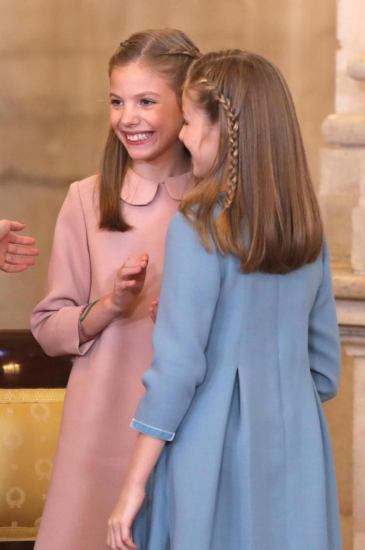 La princesa Leonor recibe el Toisón de Oro de manos de Felipe VI