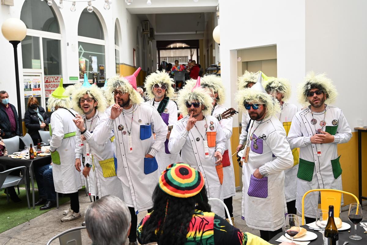 EN IMÁGENES | La murga Yo no salgo, 20 años en el Carnaval de Badajoz