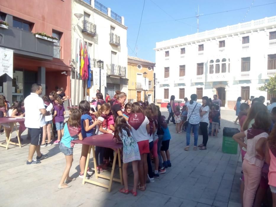 Pequeñas pisadas de la uva en Bullas