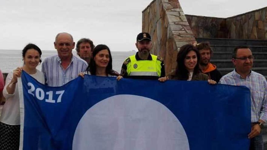 La playa de Santa María del Mar (Castrillón) estrena la bandera azul