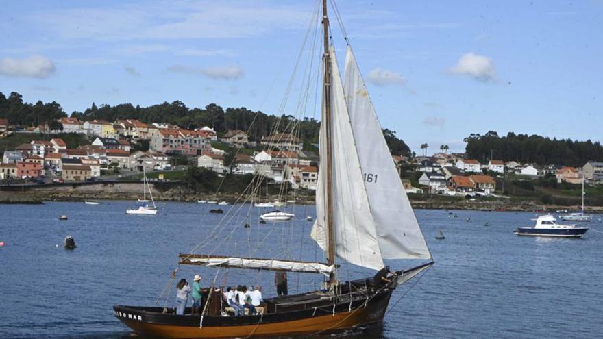 Peregrinación en barco desde A Illa para sensibilizar sobre el Alzhéimer