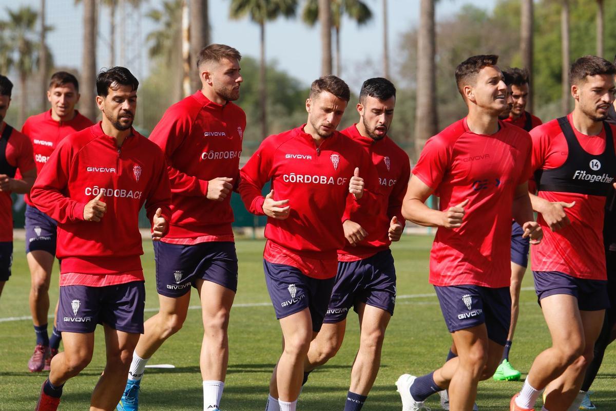 José Ruiz, Casas, Ekaitz, Caballero, Puga y Alonso, en el grupo durante un entrenamiento.