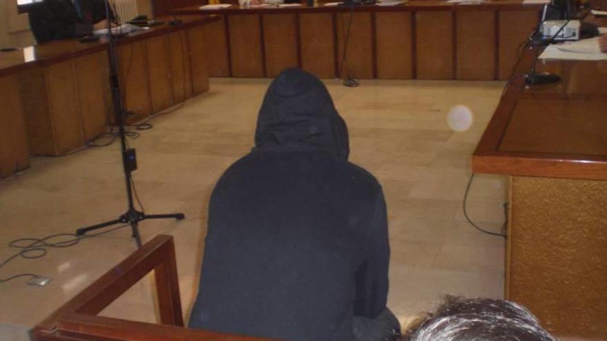 El procesado, ayer, durante el juicio en la Audiencia de Palma.