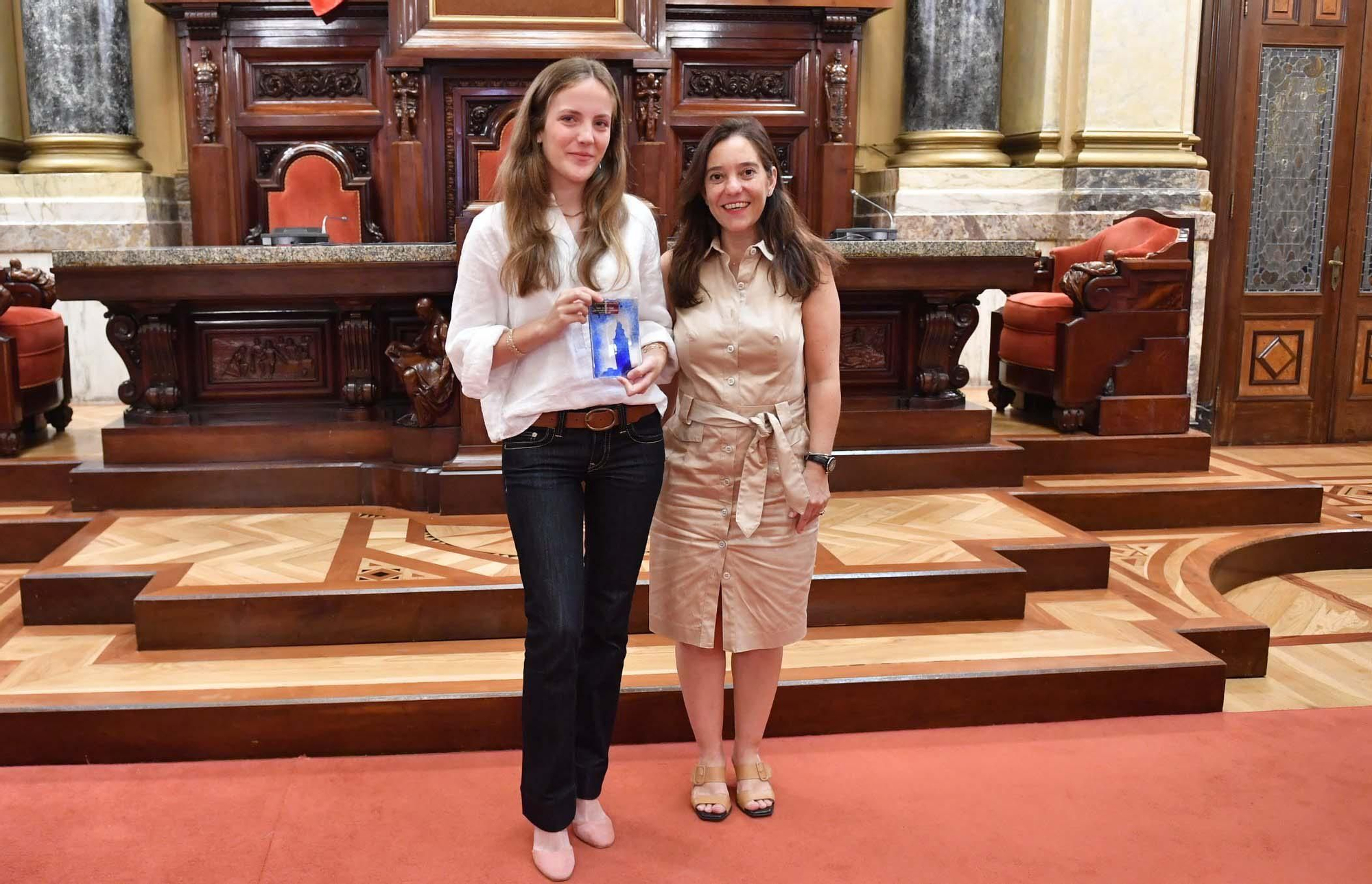Homenaje en María Pita a los alumnos con mejores expedientes en la PAU 2025