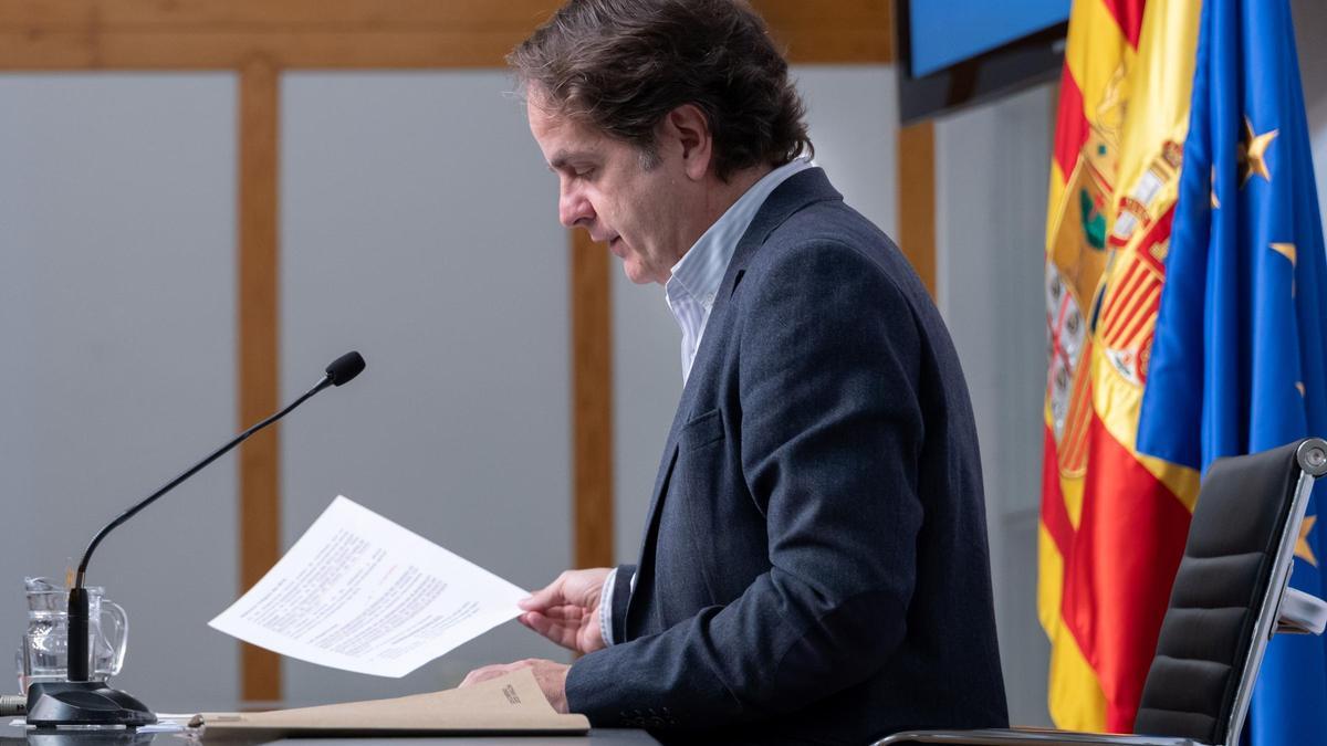 El consejero de Hacienda de la DGA, Roberto Bermúdez de Castro, este martes en el Pignatelli.