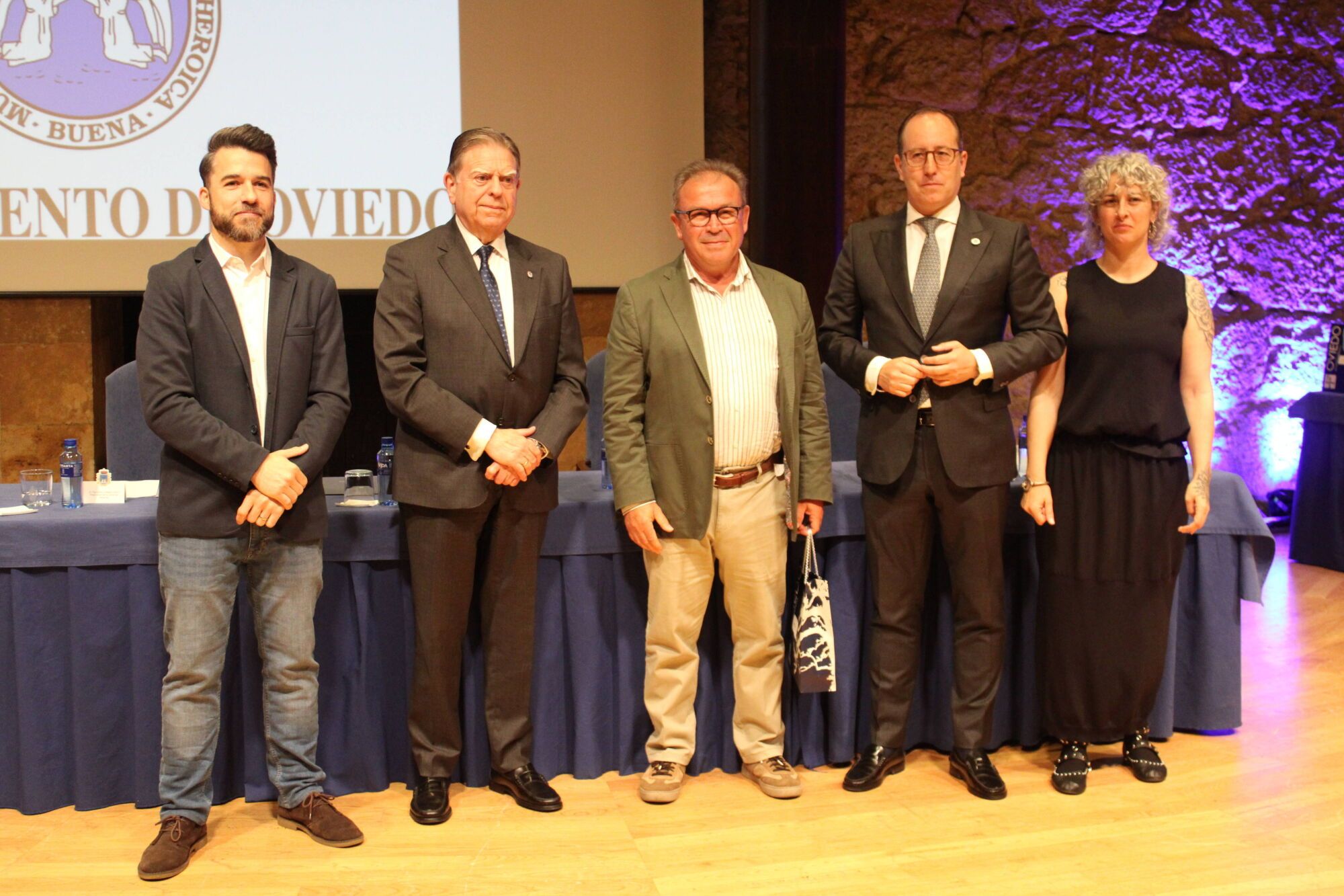 Acto institucional Santa Rita Hora: 11:00 Lugar: Oviedo, Sala de Cámara del Auditorio Príncipe Felipe Descripción: Homenaje a los trabajadores municipales jubilados y a quienes cumplen 25 y 40 años de servicio en el Ayuntamiento.