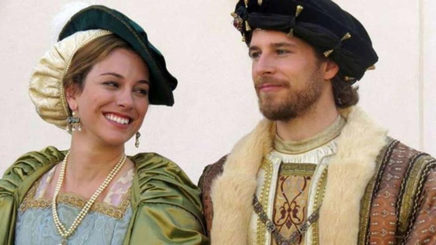 Blanca Suárez y Álvaro Cervantes en una escena del rodaje de &#039;Carlos, Rey Emperador&#039;.