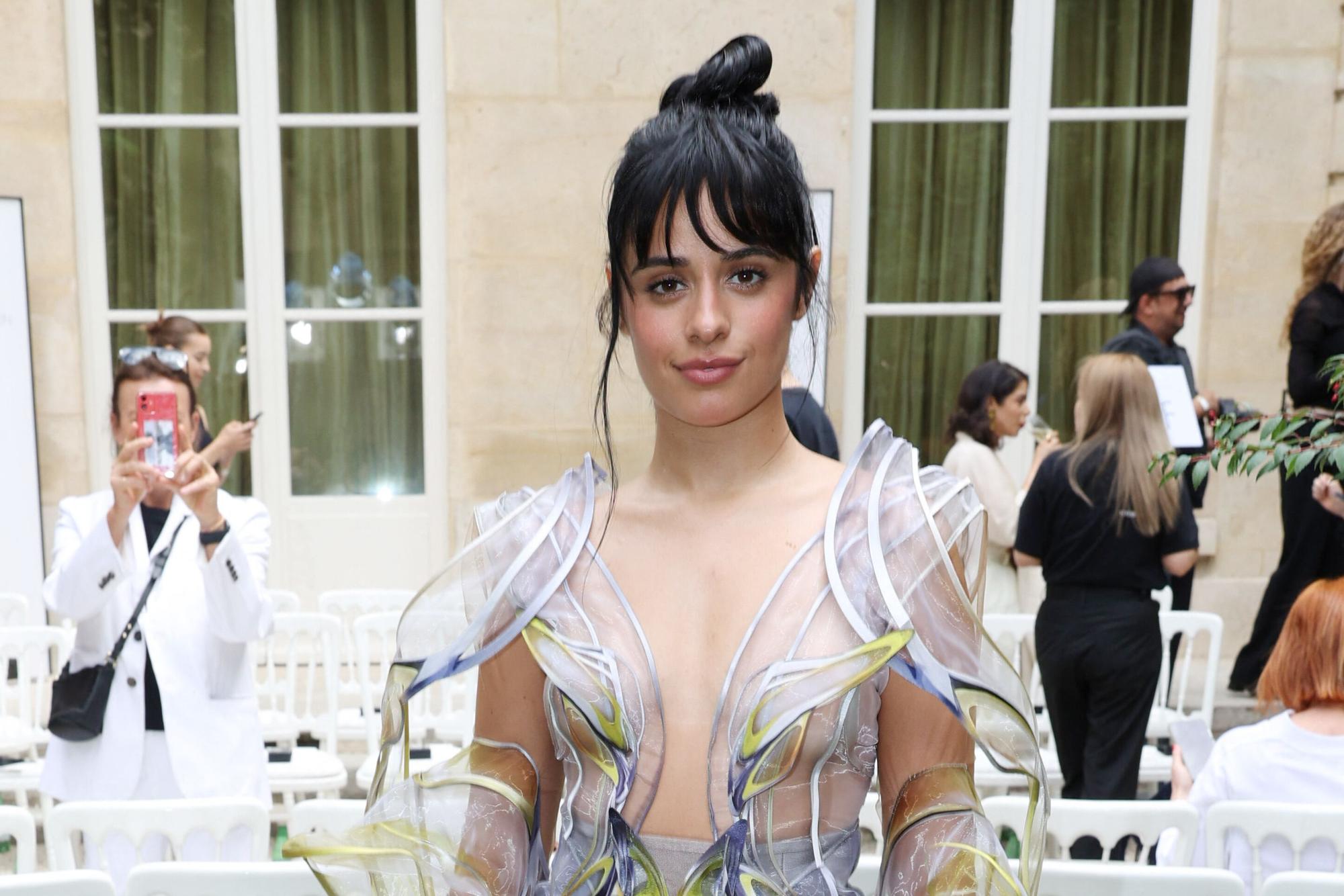 Camila Cabello en la Semana de la Alta Costura de París