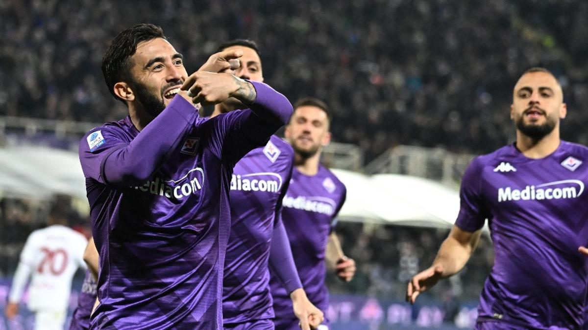 Nico González festeja la primera diana de la Fiorentina