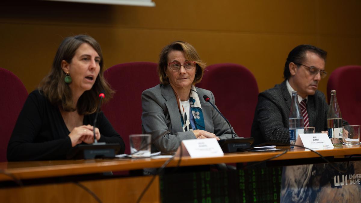 La rectora, Eva Alcón, en la inauguración del Congreso Bluecom, junto a su director Francisco Fernández Beltrán