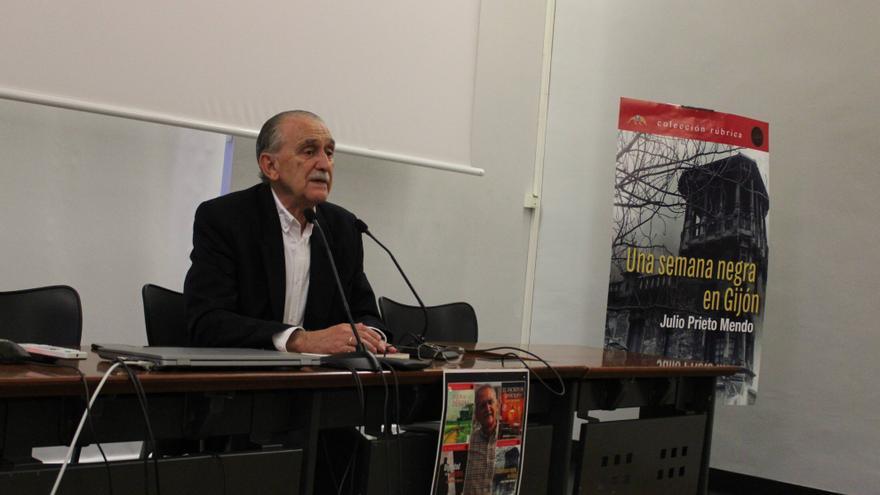 Julio Prieto Mendo presenta su libro &quot;Una semana negra en Gijón&quot;