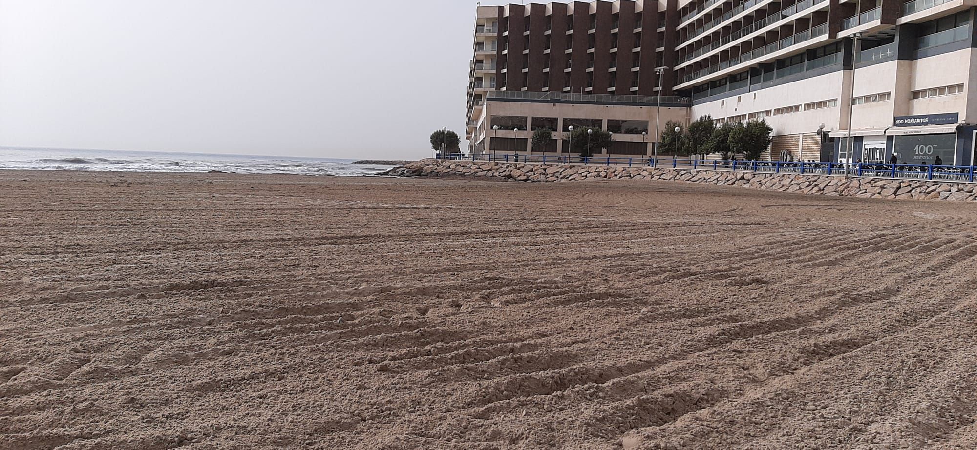 Limpieza en las playas de Alicante