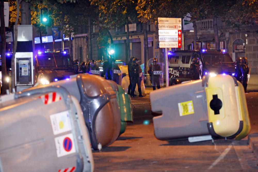 Galeria de fotos: Enfrontaments a Girona entre manifestants i policia