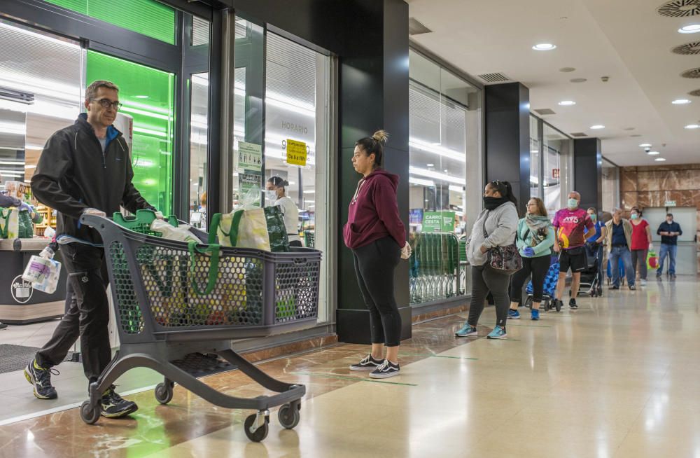 Compras en supermercados y fruterías de la capital