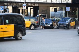 Los taxistas de Barcelona trabajarán un día gratis en septiembre por las molestias de la huelga
