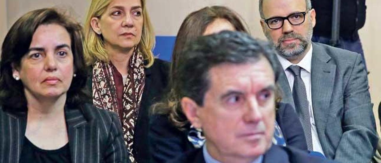 Ana María Tejeiro, la Infanta Cristina, Jaume Matas y Salvador Trinxet, en la primera jornada del juicio.